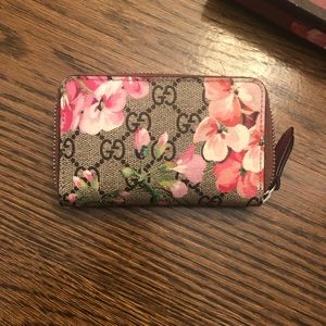 gucci wallet